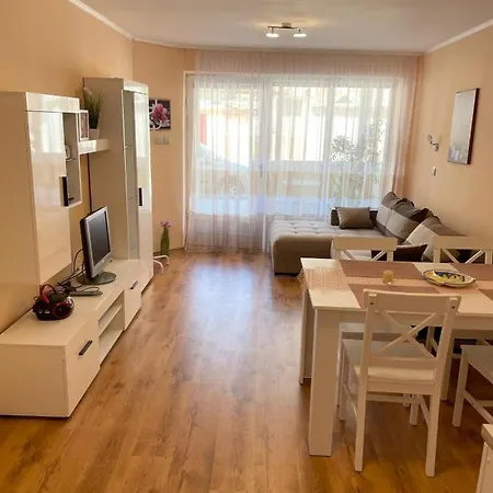 елегантна за гости стефи в центъра на казанлък, партер Kazanlŭk