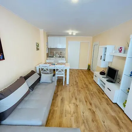 아파트 елегантна за гости стефи в центъра на казанлък, партер *