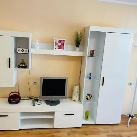 елегантна за гости стефи в центъра на казанлък, партер Apartament Kazanłyk