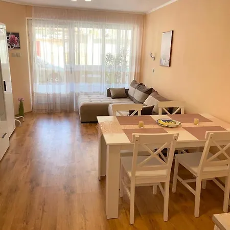 елегантна за гости стефи в центъра на казанлък, партер Kazanlŭk