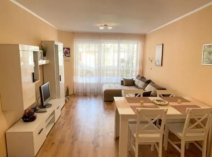 דירה елегантна за гости стефи в центъра на казанлък, партер קאזאנלק